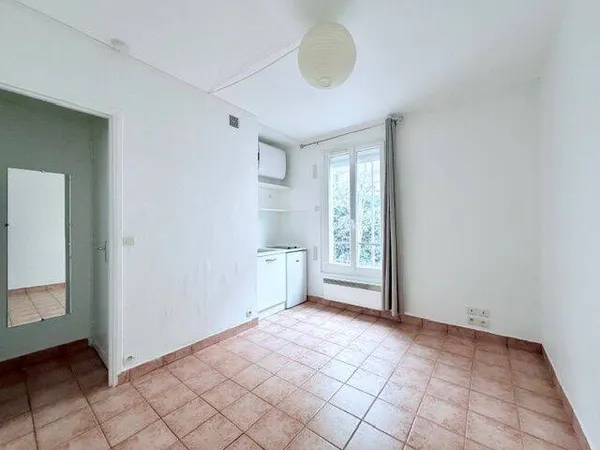 Appartement 1 pièce 13 m² 