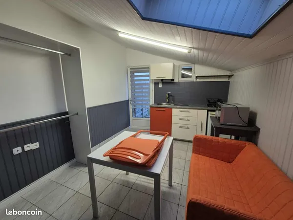 Studio meublé 