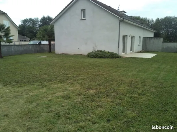 Jolie maison mitoyenne à louer 