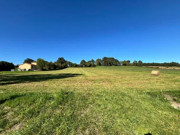 Terrain constructible 3710 m² 