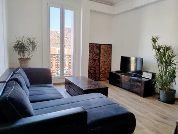 Hyper centre, Appartement T3 de 75 m2 