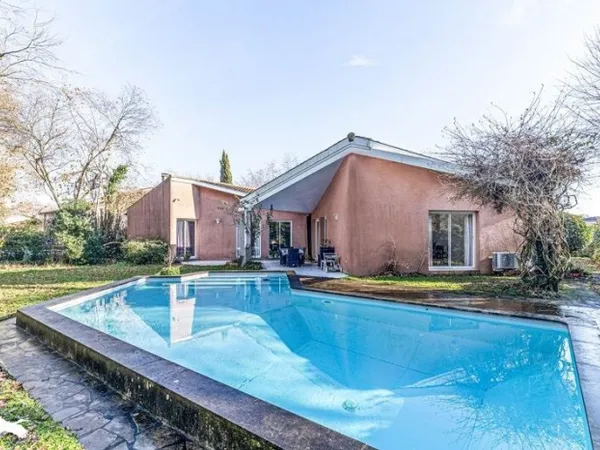 Maison de 7 pièces principales 