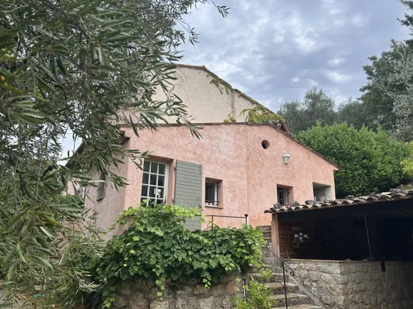 Mas provençal 4 pièces 120 m² 
