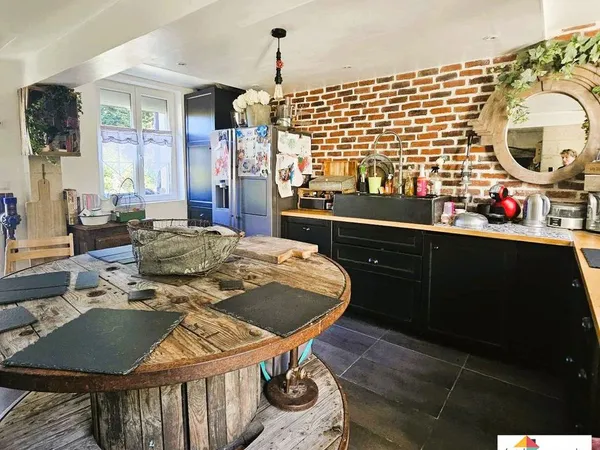 Longère 6 pièces 185 m² 