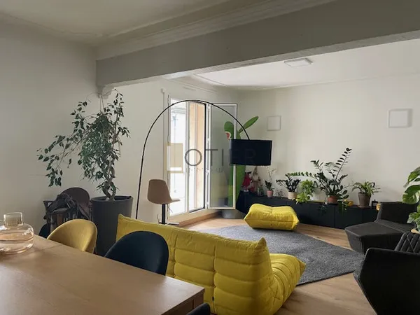 NIMES SECTEUR JEAN JAURES APPARTEMENT TYPE 3 DE 93 M2 AVEC G 