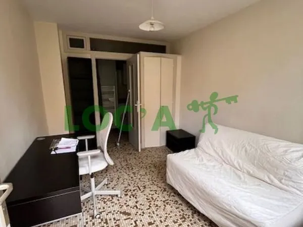 Studio 1 pièce 17 m² 