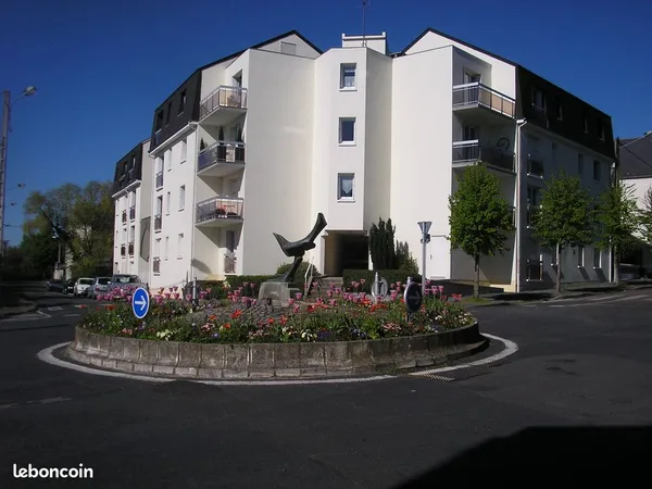 Bel appartement F1 centre ville proche gare et lycée dans résidence sécurisée 