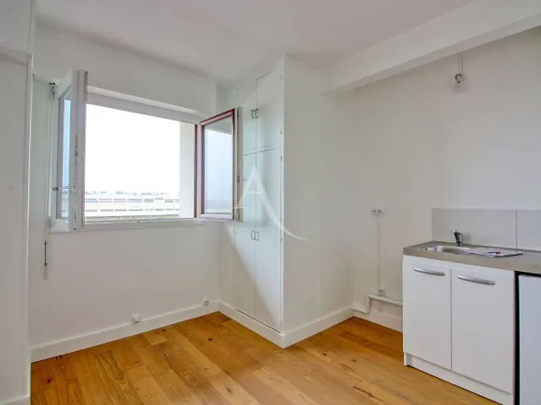 Appartement 1 pièce 9 m² 