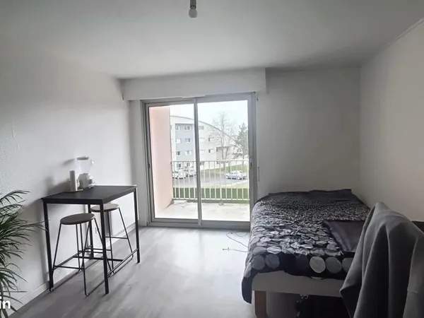 Studio 1 pièce 24 m² 
