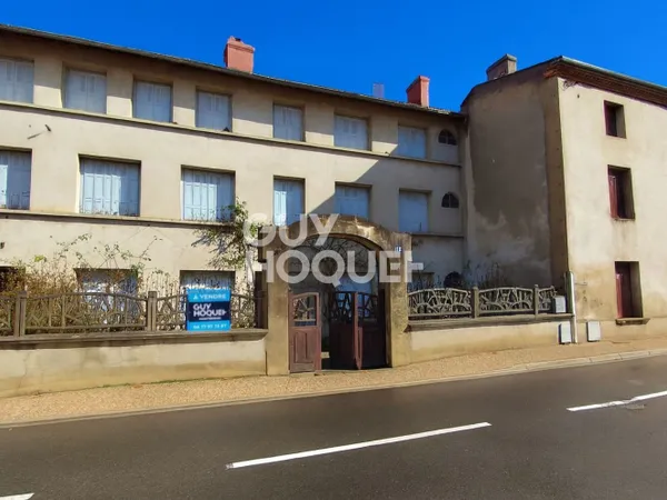 Immeuble Sury Le Comtal 500 m2 