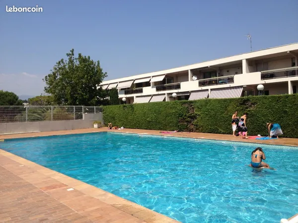 2 pièces 39.58m2 terrasse 17m2 parking privé 
