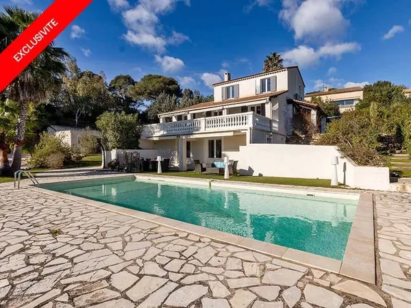 Villa 11 pièces 224 m² 