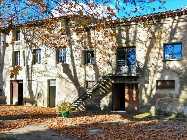 Maison 15 pièces 200 m² 