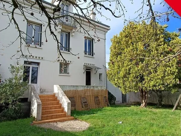Maison 8 pièces 217 m² 