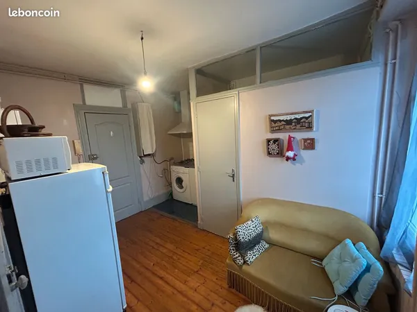 Appartement F1, Montereau entre centre et gare, proche hôpital, 55 minutes Paris Gare de Lyon 