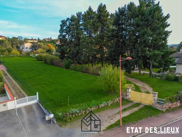 Terrain 736 m² 