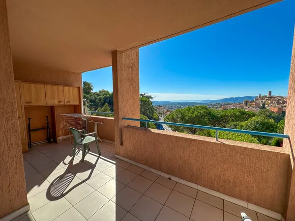 EXCLUSIVITÉ GRASSE - Idéal investisseur - Av du 11 novembre. 