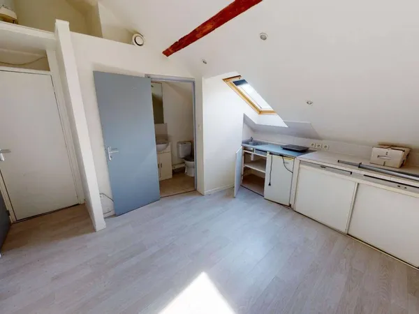 Studio 1 pièce 12 m² 