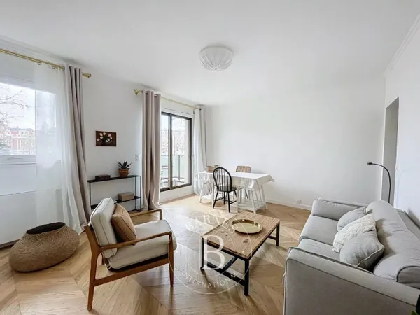Le service location de la Maison BARNES vous propose ce bien : 