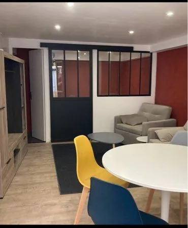 Appartement F2 meublé à Meze 