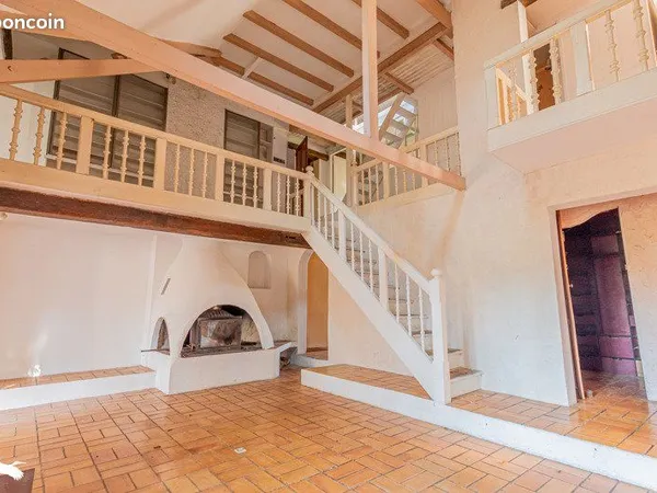 Villa 15 pièces 363 m² 