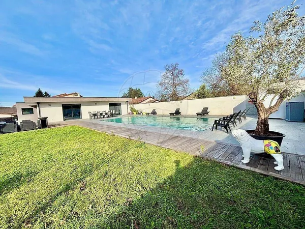 Maison 6 pièces 262 m² 