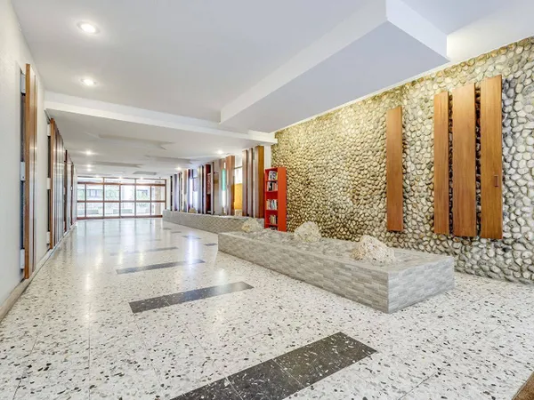 Local commercial 139 m² 