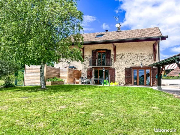 Magnifique corps de ferme rénové avec appartement indépendant et fort potentiel 