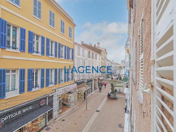 Appartement T3 de 72 m2 dans un petit immeuble bourgeois au 