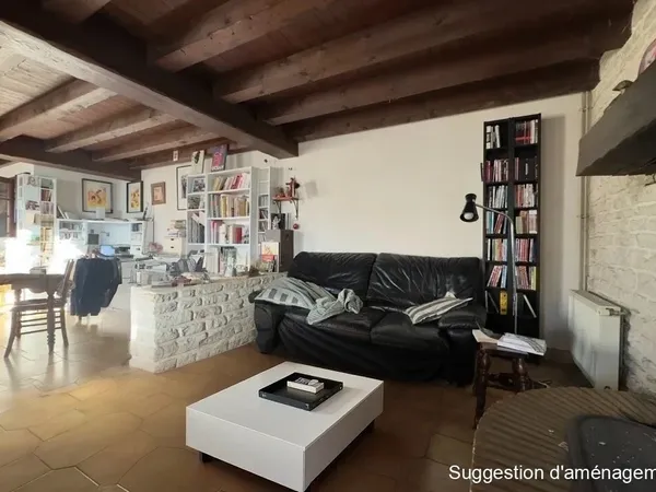 Maison en pierre 180 m² à rafraîchir à Chauray 