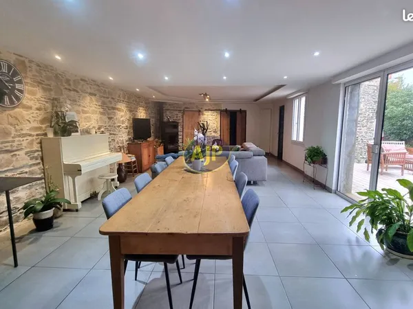 Maison 5 pièces 237 m² 