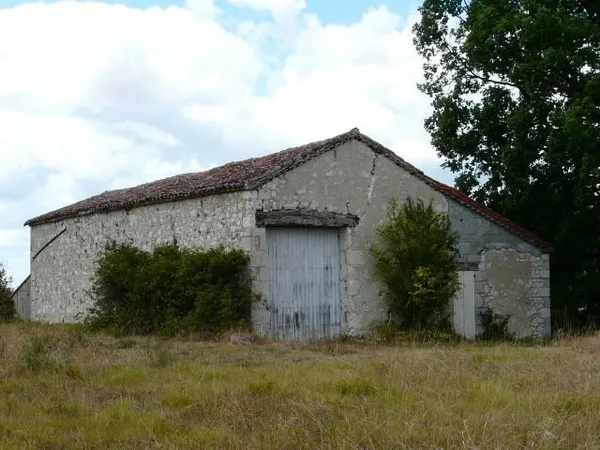 Grange en pierre sur 2 Ha 
