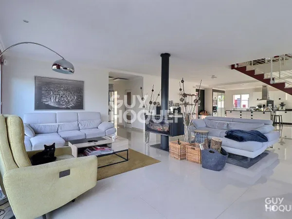 Villa 7 pièces 297 m² 