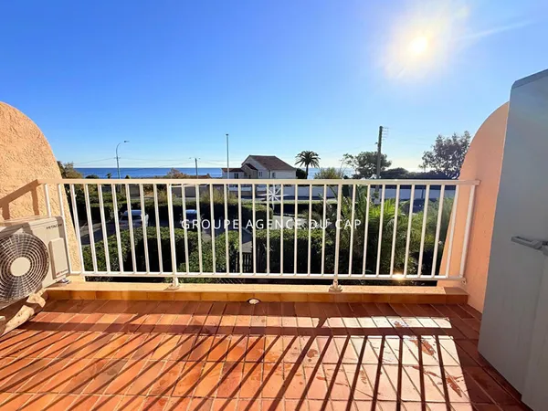 VENDRE APPARTEMENT 2 PIÈCES EN DUPLEX AVEC UNE TERRASSE VUE MER, DANS UNE RÉSIDENCE PROCHE DES 