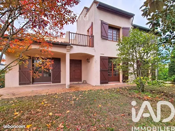 Maison 6 pièces 195 m² 