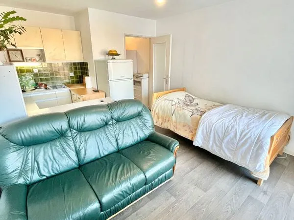 Studio 1 pièce 25 m² 