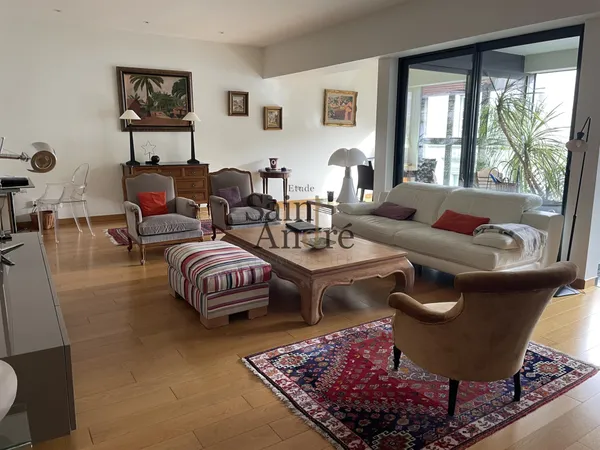 Appartement de standing avec Terrasse & Garage - Angoulême Plateau 