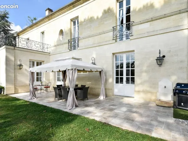 Maison 12 pièces 450 m² 