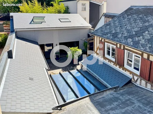 Propriété 10 pièces 276 m² 
