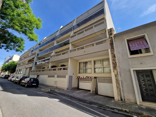 Parking - Garage Location Nîmes   65€