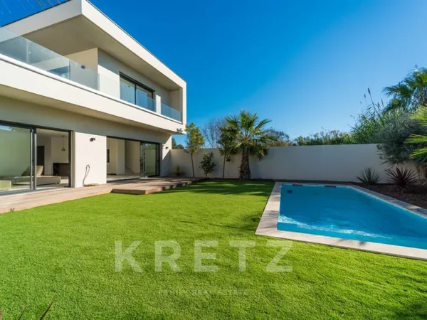 Villa contemporaine avec piscine 