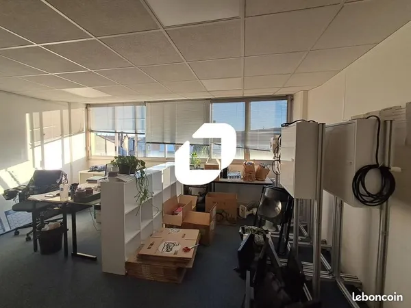 Bureau 155 m² 