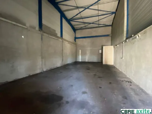 Local industriel 100 m² 