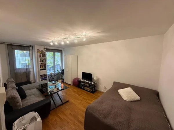 Studio 1 pièce 33 m² 