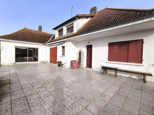 Maison familiale 6 chambres en plein coeur de Commequiers 