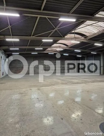 Local commercial 1616 m² 