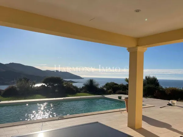 Villa 5 pièces 197 m² 