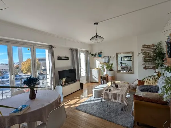 Appartement lumineux avec vue dégagée 