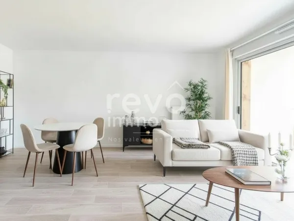 Appartement 4 pièces 77 m² 