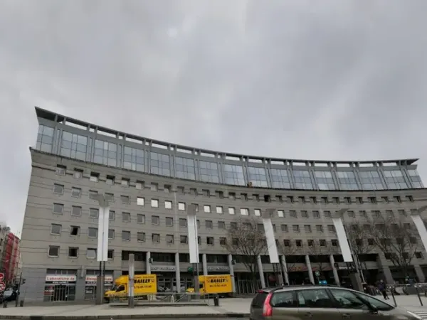Plateau de bureaux à louer VILLEURBANNE (69), au 5ème étage d'une superfie de 265,10 m² avec 3 